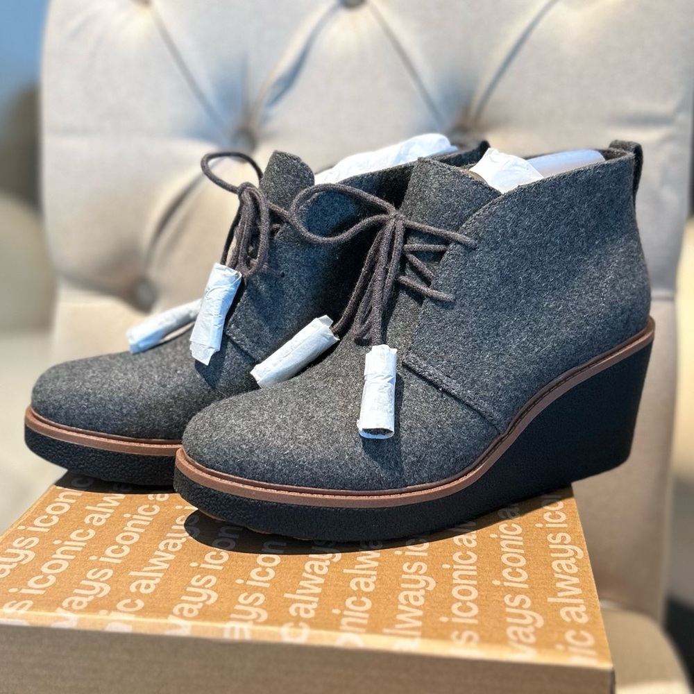 Dr. Scholl's Women's Aurora Gray Wedge Ankle Boots 3.25 Inches Wedge Heel Size 8 - Picture 3 of 16